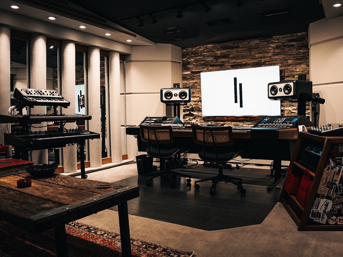 dsplcmnt studio